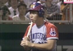 パ・リーグに“非常事態”… 投手・野茂英雄に“まさかのハプニング”発生！ 秋山幸二、負傷退場→急遽代打に送られる“球場騒然の名シーン”【オールスター名場面】