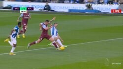 「またかよ……」4試合で3回目のPKを献上した元イングランド代表DF 不運な判定もファン涙目