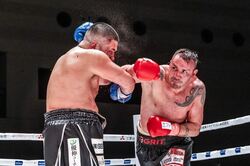 無敗の日本ヘビー級王者が敗れる波乱…病院直行も「一度負けたからって終わりじゃない」 亀田興毅ファウンダー、苦い敗戦も“闘志”に希望