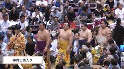 力士の化粧まわしに「バッキバキ」の力士…？ 数ある中でも異彩放つド迫力