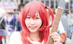 A Real Guitar That Stands Out! A Lively 'Bocchi the Rock!' Ikuyo Kita Cosplay Full of Sunny Vibes!!