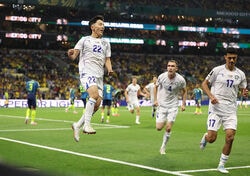 「ウズベクの1mm」W杯初の歴史的ゴールにネット歓喜 「ラインも割ってない」「すげぇよアジア！」予想外の躍進に称賛やまず