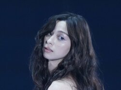 “奇跡の9頭身”中条あやみ「オーラすごすぎ」圧巻スタイルでファン魅了！クール＆セクシーコーデでランウェイ堂々闊歩し『TGC』幕開け告げる