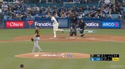 何が起きた？ 大谷翔平、ファールを打って“爆速謝罪”のはずが…打席での“まさかのリアクション”にファンツッコミ「どんな表情w」