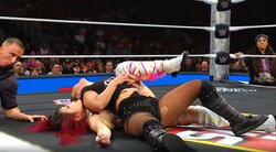 “日本リスペクト”の小柄美女レスラー、豪快シャイニング・ウィザード「今の技は…」ファン興奮