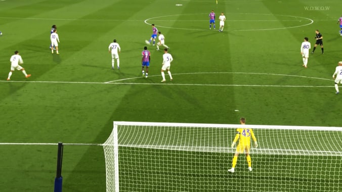 【写真・画像】「なんて精度だ！」鎌田大地が“神アシスト”「クリスタルキング降臨」「完璧すぎた」ピンポイントクロスにSNS熱狂　1枚目