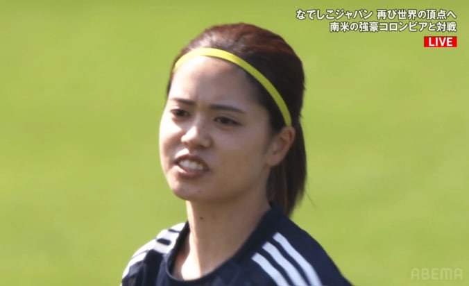 【写真・画像】神業！ 長谷川唯の“絶品アウトサイド”にファン衝撃「うまっ」「レベチだ」「美しい攻撃」盟友・籾木結花とのホットラインで決定機演出の瞬間　1枚目