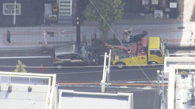 信号無視し猛スピードでバスに衝突 6台絡む事故に　1人死亡13人負傷に　77歳が運転か 1枚目