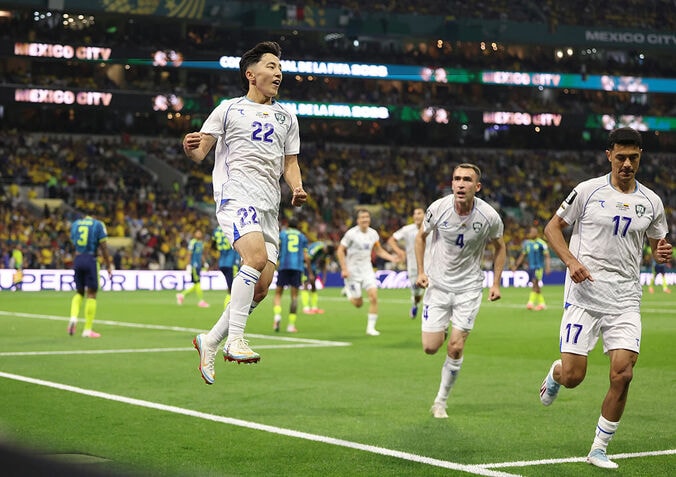 【写真・画像】【W杯】イングランドとの壮絶撃ち合いで大注目！クロアチア22歳新星のフェイント＆ラストパスが「一級品」鮮やか同点弾で熱視線　1枚目