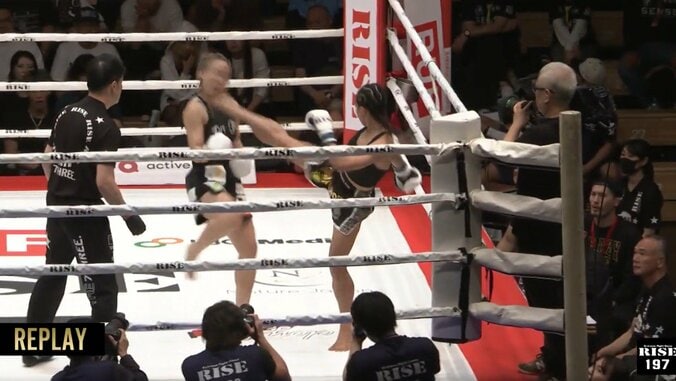 「すっぴんでこれはスゴイ」「健康的美人」女子キック、超攻撃スタイルと“素顔”のギャップにファン衝撃 5枚目