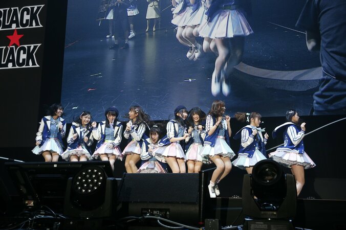 HKT宮脇咲良がセンターで『二人セゾン』を披露！　“対決”では欅坂が勝利 20枚目