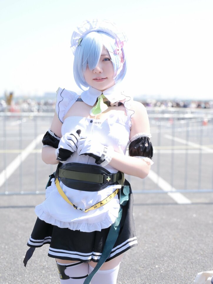 [Photos/Images] Distinct Tan Lines…! A Sunny Mishap with Rem Cosplay from 'Re:Zero' 2nd