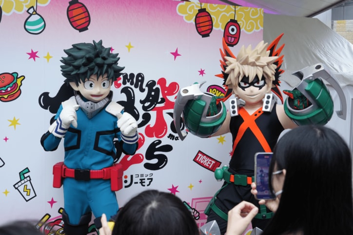 【写真・画像】渋谷の街に全11キャラクターが降臨！「ABEMAアニメ祭」キャラクターグリーティング＆シネマ上映レポート　4枚目