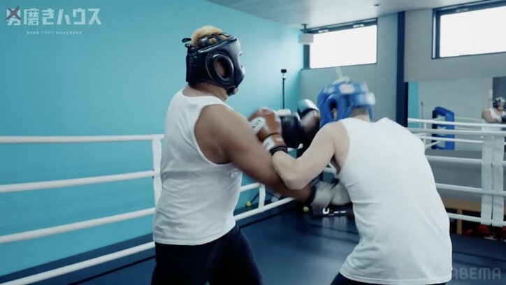 【写真・画像】115kg巨漢24歳が戦慄ボディブロー2発 体重差50kgの38歳子供部屋おじさんをマットに沈める衝撃展開 2枚目