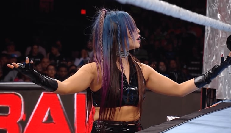 「顔面偏差値高すぎ」日本人女子レスラーの“圧巻”モノクロポートレート写真が話題…普段と異なるメイクにファンも「美しい」コメント連発