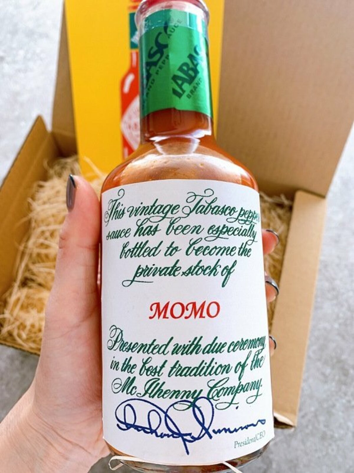 あいのり 桃 ネーム入りのスペシャルタバスコの贈り物 普通のタバスコの4倍 話題 Abema Times