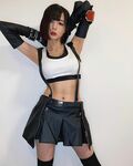 モデル雀士・岡田紗佳「FF7」ティファのコスプレに絶賛の嵐!「麻雀してたら腹筋こんなになるの?」と驚きの声も