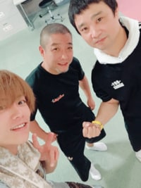 杉浦太陽、辻パパとジムでトレーニング「目指せ、親子マッチョ」