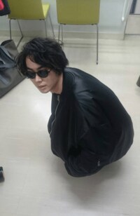 松坂桃李 Bump Of Chickenらとの 謎のポーズ ショットを公開 話題 Abema Times