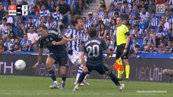 久保建英が絶叫「すごい声聞こえた」背後からの危険タックルで転倒悶絶→ノーファウルで観客からブーイング！