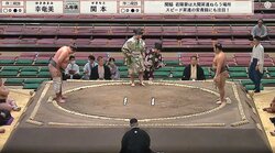 「こんなの初めて」行司が“途中交代”の珍事 よもやのハプニングも控え行司が見せた“咄嗟”の連係に称賛の声