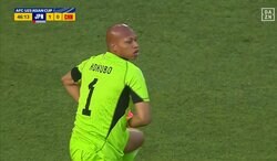 「平然と神セーブ！」「頼もしい！」U-23日本代表GK、“左足１本”で絶体絶命のピンチを救った瞬間！ 小久保玲央ブライアンにA代表待望論も「彩艶と競わせて欲しい」