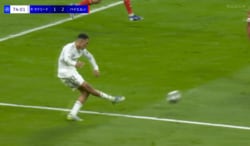 「何じゃこのクロス…」レアルDFの“神アシスト”に驚愕！「なぜそこ通せるん？笑」林陵平氏も大絶賛「アーノルドにしか蹴れない」