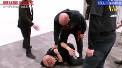 「セキュリティ来たらぶっ飛ばす」10人ニキ、襲撃された怪物に「めっちゃ強くない？」ドン引き