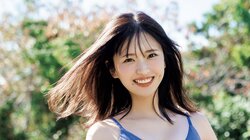 俳優・谷口彩菜、初水着で美麗スタイル披露 『ヤンジャン』初登場