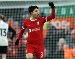 「とんでもない一撃」「トップだ」リヴァプール遠藤航の鮮烈ミドルシュート、プレミアリーグ月間最優秀ゴール賞にノミネート！三笘薫に続き日本代表２人目の受賞なるか？