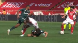 ｢贔屓目なしにずば抜けてる」日本代表・南野拓実が“神のワンタッチ”で圧巻のチャンスメイク　正確過ぎる秒速スルーパスに「判断が早くて正しい」