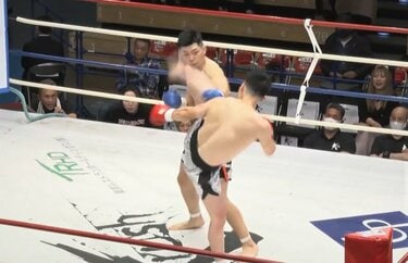 立ち技格闘技でドロップキックの珍事→52秒2ダウンで空手王者に悪夢の