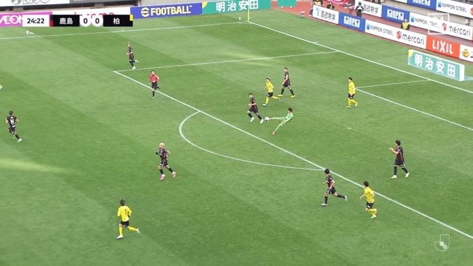 パントキックを蹴る早川友基