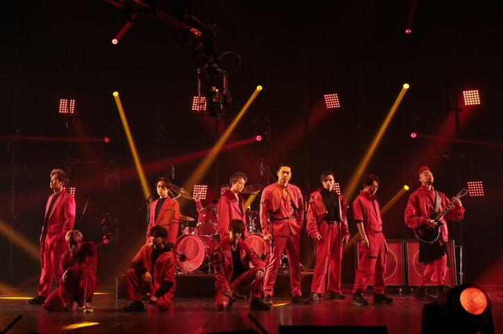 2021年を締めくくるEXILE TRIBEによるLIVE『LIVE×ONLINE COUNTDOWN 2021▷2022』が開催！ファン熱狂のライブステージで2022年の幕明け