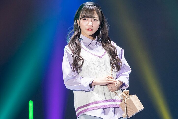 小坂菜緒がキュートな投げキッス! 日向坂46がTGCランウェイに続々登場【画像集】