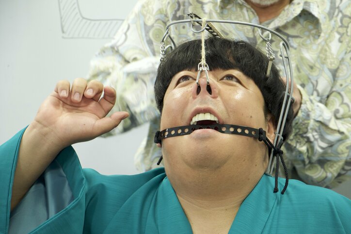 バナナマン日村が体を張りまくる! バラエティの“定番”を超える新番組『日村がゆく』スタート