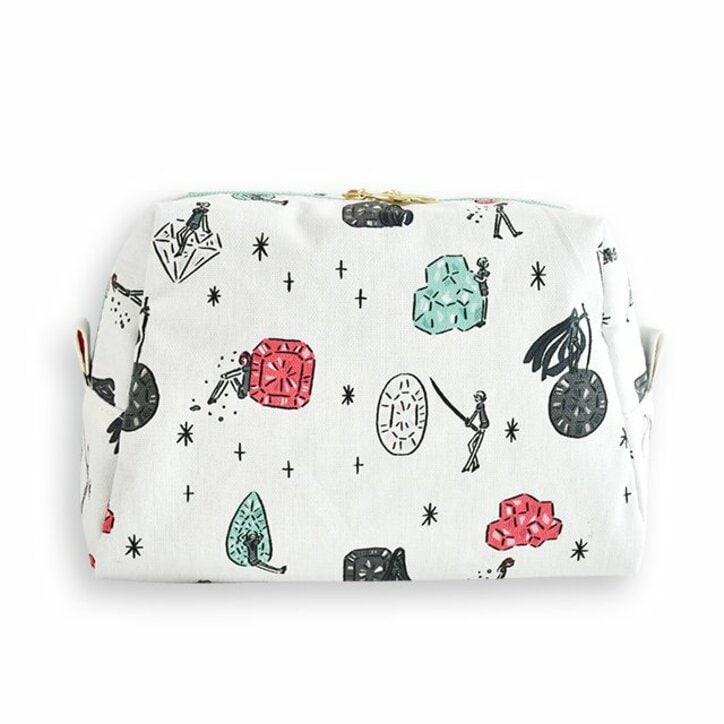 TVアニメ『宝石の国』イラストレーター鬼頭祈とのコラボグッズを発売 日本画の技法を活かした柄ワンピほか全5アイテムが登場