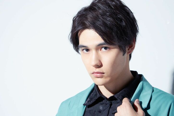 主役決定編に向けて視聴者投票開始『主役の椅子はオレの椅子~主役決定編~』開幕!尾上松也が俳優たちを撮影