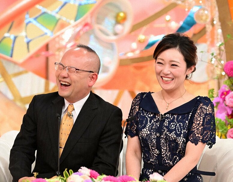 スキンシップをしてこない53歳夫、美人妻に求めることは「家でミニスカート」「昭和のエロ本に出てきそうな…」