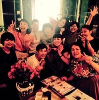 ブルゾンちえみ、サンシャイン池崎から“2トンの壁ドン”を受ける姿公開