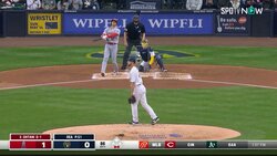 「こんな打球、信じられない」大谷翔平の特大ホームランに相手外野手もフェンスに身を預けながら脱力…