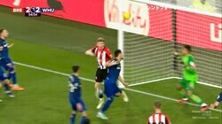 “美しすぎるオウンゴール弾”にスタジアム熱狂！ 「難しい体勢」「そのまま入りそうなところに…」痛恨バックヘッドの瞬間