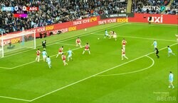 冨安健洋も置き去り…最強ドリブラーが“エグすぎる加速”で２人を抜き去った瞬間！ 圧巻の超スピードが話題沸騰「ドリブル怖すぎる」「なんだ今の」