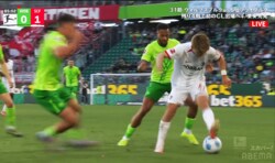 「ロナウジーニョかよ！」堂安律の“天才的ヒールパス”に驚愕＆絶賛の声「マジで！？」「うますぎる」「オシャレ」華麗テクニックで魅せた瞬間