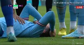 ブッ倒れて頭から流血も立ち上がる！ 不屈の男・スペイン代表DFラポルト、試合終了まで全力プレー