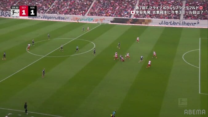 堂安律、古巣相手の“仕掛け”に脚光「4人に囲まれても関係ない」“強引ドリブル”で同点ゴールを呼び込む 3枚目