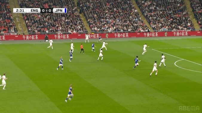 「仏2部にいるのおかしい」中村敬斗、アーセナルDFを“股抜き”で突破！聖地騒然の衝撃ドリブル「はっや」「えぐい」 4枚目