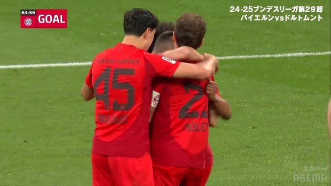 「まだ契約延長間に合うぞ」｢本当にいなくなるのか」退団発表した“バイエルンの心臓”が極上エンジェルパスで同点弾をアシスト「メッセージを込めたパスだな」 3枚目