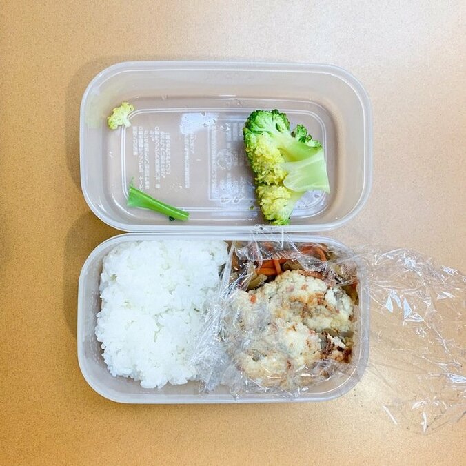 ホラン千秋、保存容器そのままの“タッパー弁当”を公開「美味しそう」「参考になります」の声 1枚目