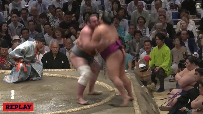 「同じ三役力士とは思えない力の差があった」甲山親方　栃ノ心に突き出された御嶽海に苦言 1枚目